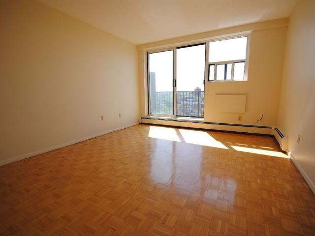 Downtown Living at its best Minutes to parks, shops, restaurants, and more