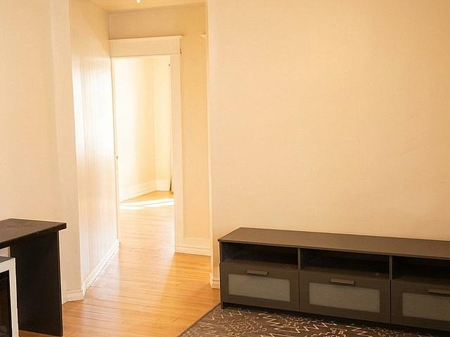 downtown Private 2 Bedrooms Apartment, Spacious & Quiet!