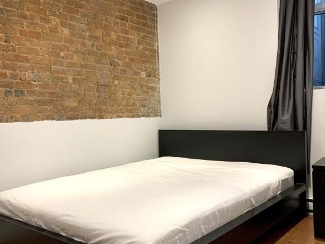 Downtown Superb 3 1/2 Furnished