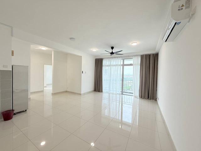 DLagoon Luxury Apartment Seri Austin Good Condition Unblock View