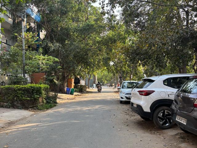 Dlf Cyber City, Dlf Phase ii 4 Bedroom 300 Sq. Yd. Builder Floor in Dlf Cyber City Gurgaon Listing ID: #9889