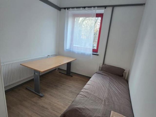 DLF Gateway Tower 1 RK 502 Sq. Yd. Apartment in Dlf Phase ii Gurgaon Listing ID: #9994