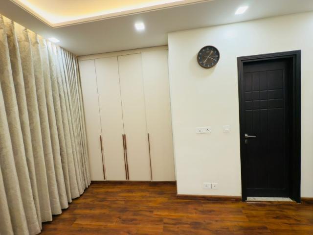DLF Gardencity Enclave 3.5 Bedroom 1650 Sq. Ft. Builder Floor in Sector 93 Gurgaon Listing ID: #10168