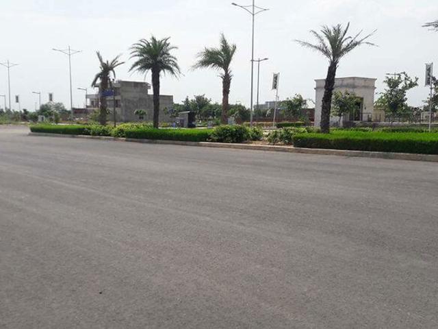DLF Hyde Park 500 Sq. Yd. Plot in South Mullanpur Chandigarh Listing ID: #10361