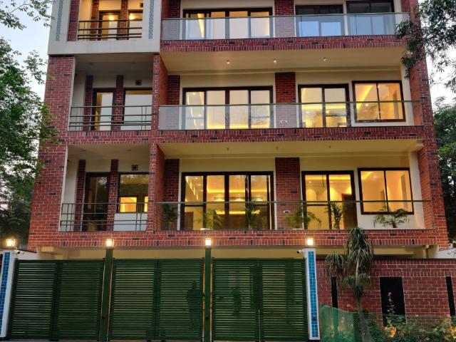 Dlf Phase I, Sector 26a 4 Bedroom 300 Sq. Yd. Builder Floor in Dlf Phase I Gurgaon Listing ID: #10298