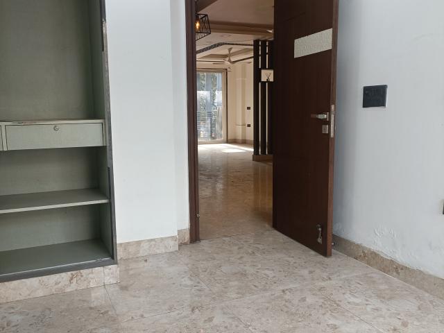 Dlf Phase Ii 2 Bedroom 150 Sq. Yd. Builder Floor in Dlf Phase ii Gurgaon Listing ID: #10395