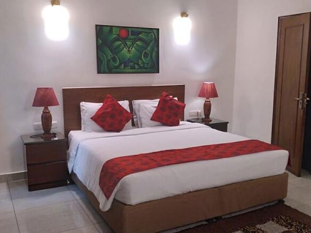 Dlf Phase Iv, Golf Course Road 1 Bedroom 200 Sq. Yd. Builder Floor in Dlf Phase iv Gurgaon Listing ID: #10395