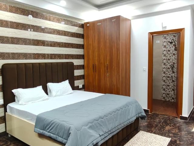 DLF The Aralias 1 RK 100 Sq. Yd. Builder Floor in Sector 42 Gurgaon Listing ID: #10008