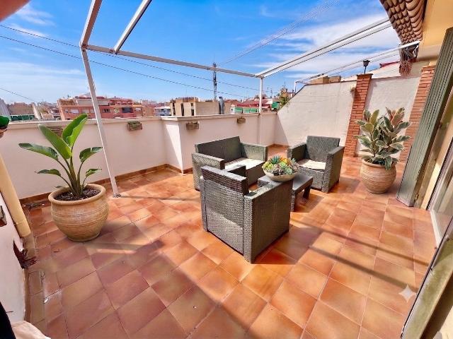 DM 0030: ¡Espectacular Ático/Piso con Gran Terraza y Luminosidad!