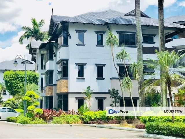 D'Melor Condominium