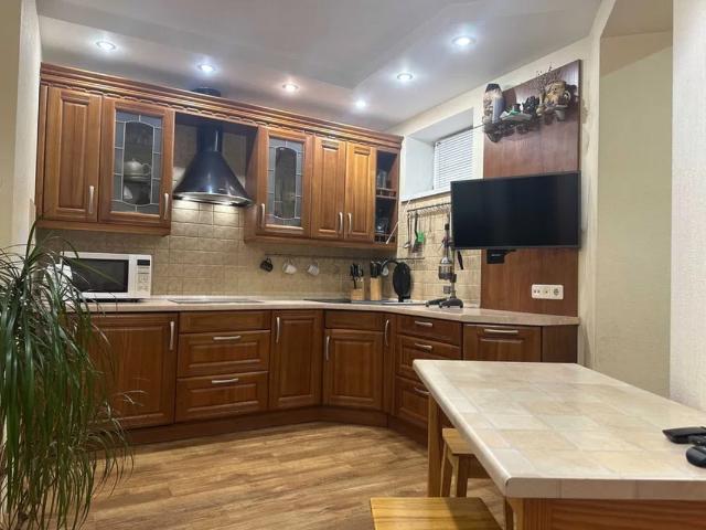 Днепр, Мира пр 19, продажа трёхкомнатной квартиры, район Индустриальный р н