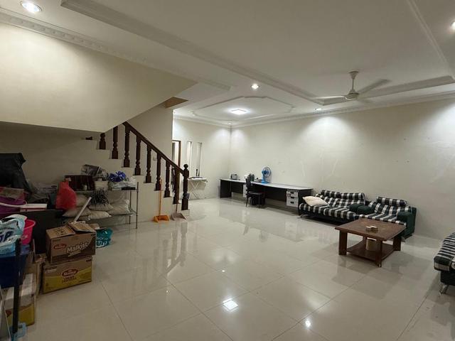 Ds Intermediate Uni Garden For Rent