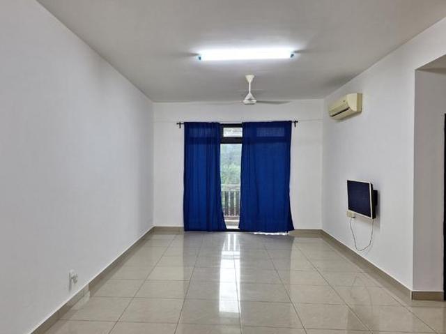Dsecret Garden Tmn Kempas Indah 2 room 2 parking lot