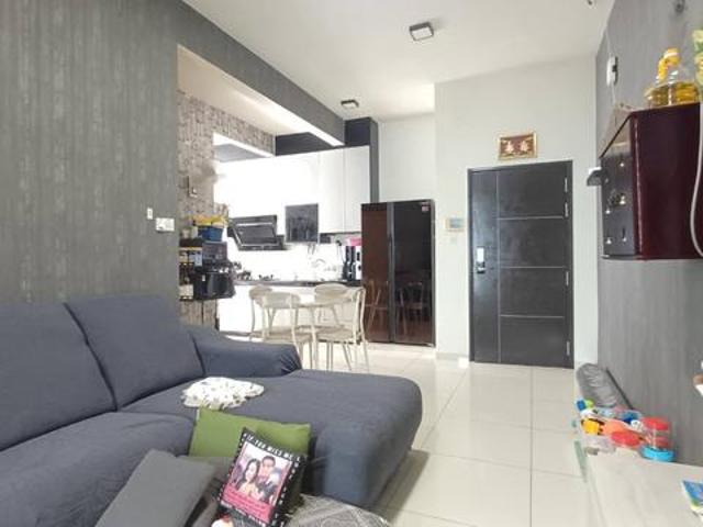 DSummit Residences Kempas Utama 1 Bedroom For Sale