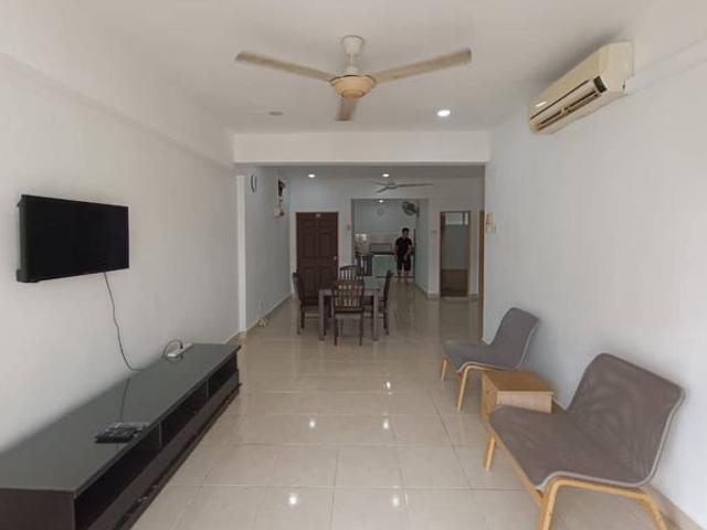DPiazza Dpiazza Dpiaza Condo bayan Baru