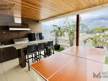 Dplex con hermosa terraza en Surco limite con Miraflores
