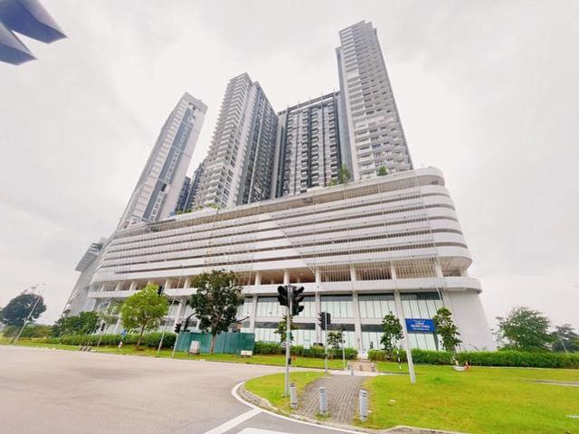 Dpristine medini full loan cash out near 2nd link renovated furnised