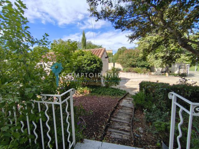 DPT 13 A vendre à Tarascon Mas de ville avec garage