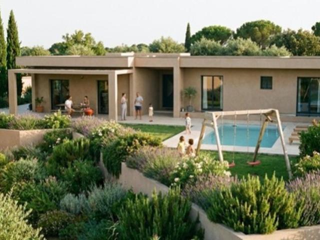 Dpt Corse 20, à vendre SAINTE LUCIE DE PORTO VECCHIO maison P4 de 122,08 m2 avec piscine et proche de la mer