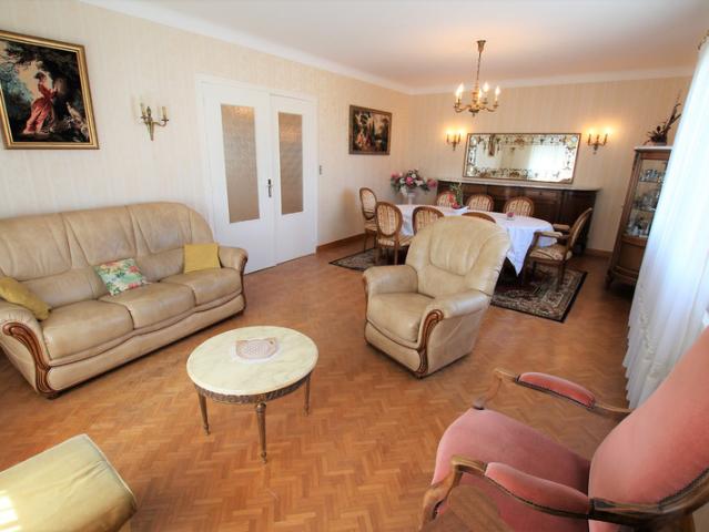 Dpt Charente Maritime 17, à vendre SAINT JEAN D'ANGELY maison P5 de 144 m² habitables avec garage