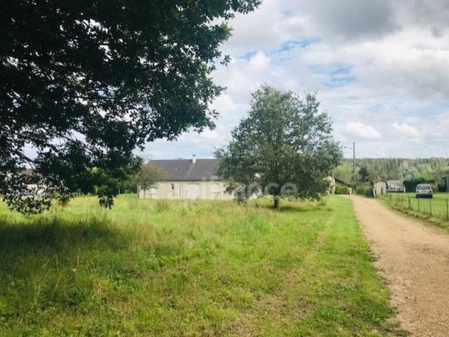 Dpt Cher 18, à vendre JOUET SUR L'AUBOIS Terrain à bâtir de 1800m²