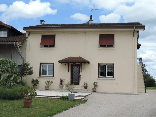Dpt Ain 01, à vendre BOURG EN BRESSE, quartier Grand Challes, maison de 148 m² sur 2 niveaux possibilité 2 logements indépendants Terrain de 1 078 m²