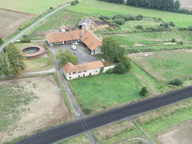 Dpt Aisne 02, à vendre COUCY LE CHATEAU AUFFRIQUE superbe corps de ferme sur 17 hectares