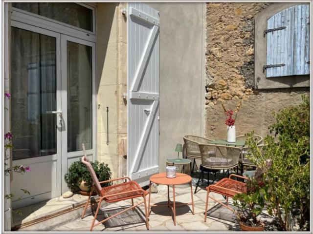 Dpt Aude 11, à vendre OUVEILLAN ensemble immobilier