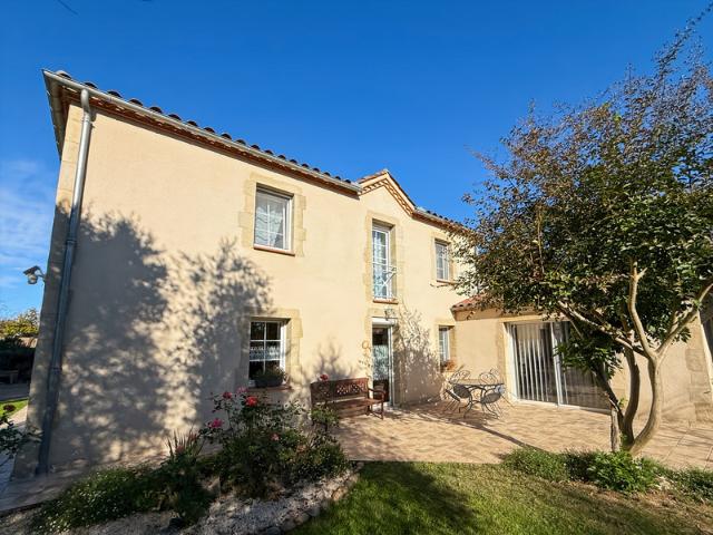 Dpt Gers 32, à vendre AIRE SUR L'ADOUR PROCHE maison ancienne en pierres entièrement rénovée T5 de 160 m² habitables + terrasses et grand double garage sur 1592 m² de terrain, au calme
