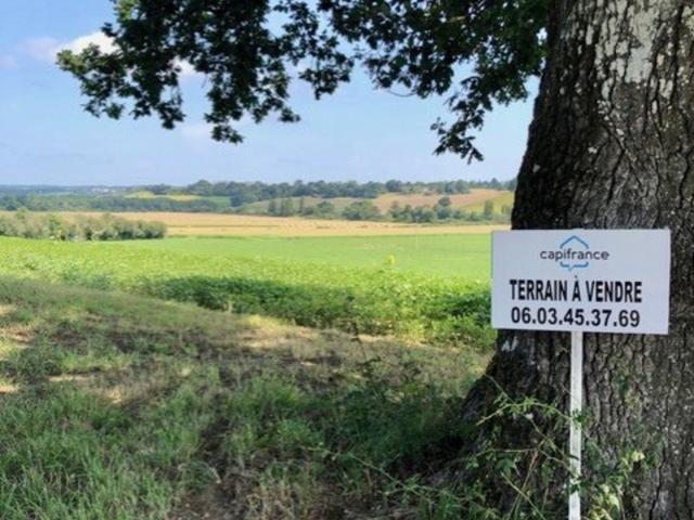 Dpt Gers 32, à vendre proche d'AIGNAN Terrain de 4 817 m²