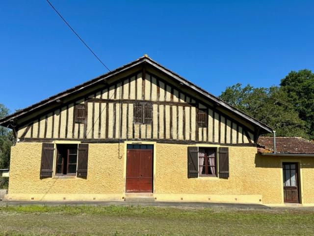 Dpt Gers 32, à vendre proche de LE HOUGA maison P5 de 180 m² Terrain de 15 Ha