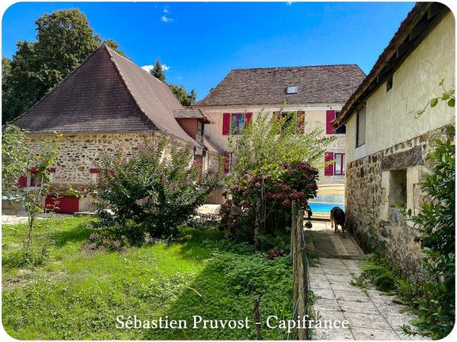 Dpt Dordogne 24, à vendre 11 pièces proche Thiviers 24 p. 325m² Thiviers