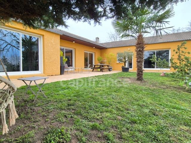 Dpt Essonne 91 à vendre ETAMPES Maison plain pied 7 pièces sur sous sol total de 178 m² et terrain clos de 800 m²