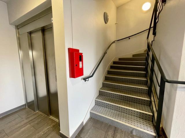 Dpt Finistère 29, à louer PLOUGUERNEAU CENTRE VILLE, Appartement T2 de 71,47 M2 avec terrasse au 2ème étage avec ascenseur