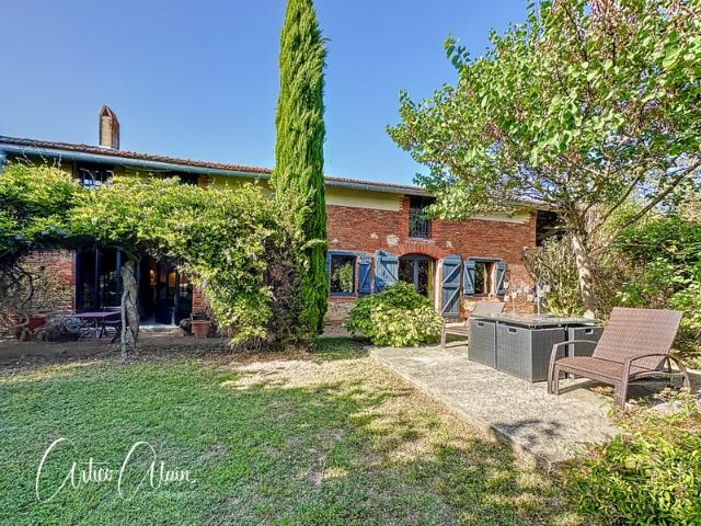 Dpt Haute Garonne 31, à vendre proche de VILLEFRANCHE DE LAURAGAIS belle demeure et gîte
