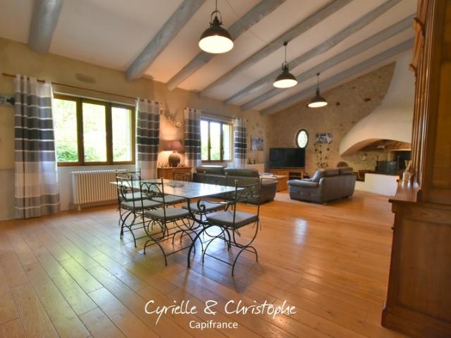 Dpt Hérault 34, à vendre à PAULHAN, maison vigneronne T5 205m² avec garage de 130m² et studio indépendant de 35m² Terrain de 510 m2