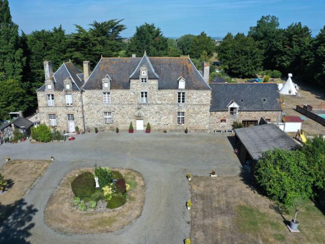 Dpt Ille et Vilaine 35, à vendre CHERRUEIX Propriété de 20 pièces sur 4 hectares
