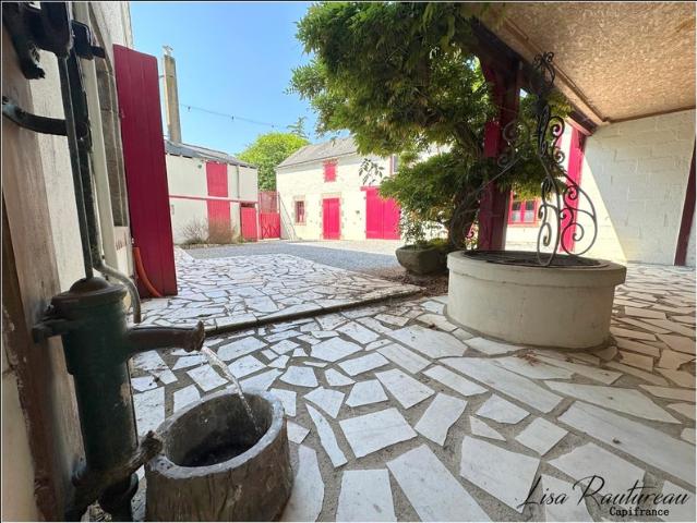 Dpt Loire Atlantique 44, à vendre VIEILLEVIGNE maison P10 de 360 m² Terrain de 530,00 m²