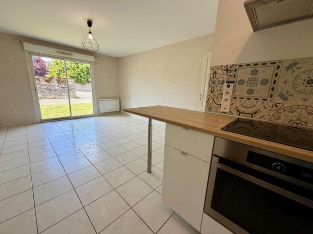 Dpt Maine et Loire 49, à vendre PELLOUAILLES LES VIGNES appartement T2