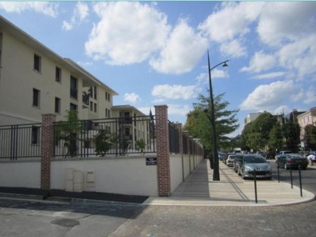 Dpt Marne 51, à louer EPERNAY Avenue de Champagne appartement T3 de 78 m²