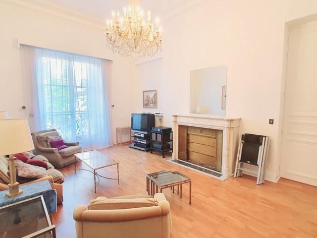 Dpt Paris 75, à vendre PARIS 8EME ARRONDISSEMENT appartement T2 de 85 m²