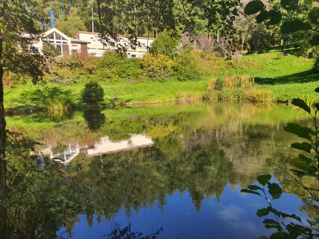 Dpt Vosges 88, à vendre proche REMIREMONT PROPRIÉTÉ PLAIN PIED idéal GITE DE GROUPE avec ETANG