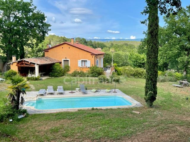 Dpt Vaucluse 84, à vendre Proche du village de ROUSSILLON maison P6 200 M2 TERRAIN 20 000 M2
