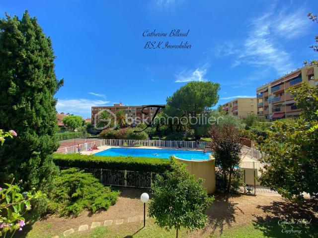 DPT VAR HYERES LES PALMIERS CENTRE STUDIO DE 26 M² 1ER ETAGE AVEC ASCENSEUR