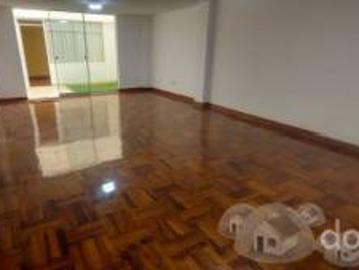 DPTO. 1ER PISO EN VENTA CON COCHERA