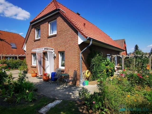 Dr. Lehner Immobilien NB Schmuckes Einfamilienhaus am Stadtrand ruhig gelegen