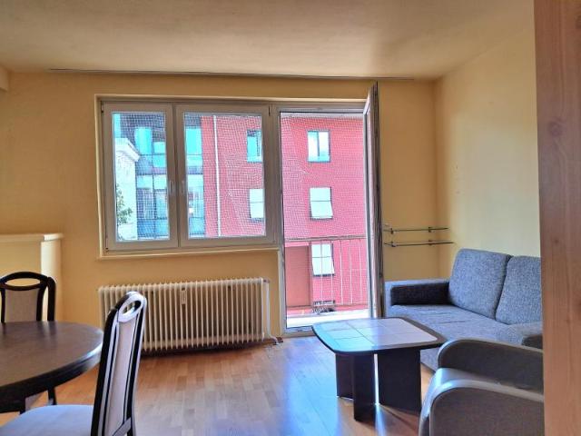 Dr.Schauerstr.6, Top 8: Zentral gelegene, einfache 2 Zimmerwohnung mit großem Balkon, 52,62m2, 3.Liftstock, Parkplatz