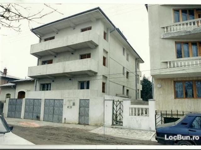 DR. SARII 2 apartamente in VILA