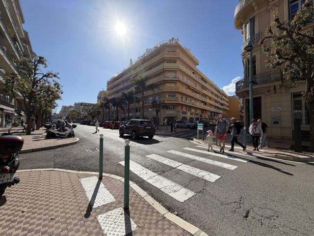 DROIT AU BAIL CARRE D'OR 43 M²