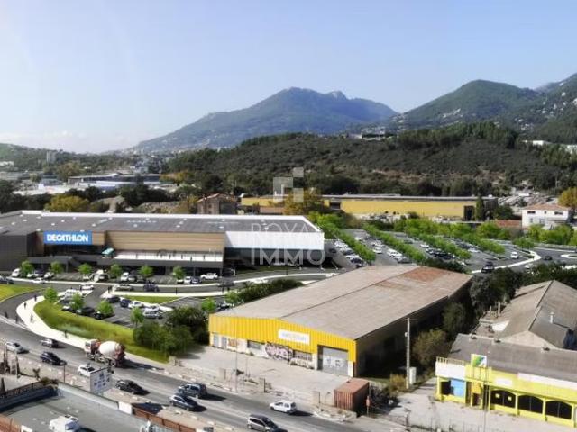 DROIT AU BAIL — LOCAL D’ACTIVITÉ 516 m2 — ZONE D’ACTIVITÉ DE LA FARLÈDE